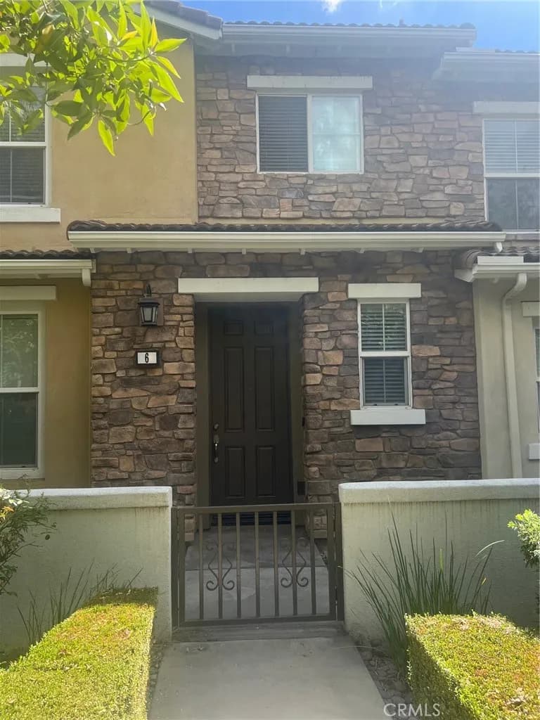 15723 Parkhouse Unit 6, Fontana, CA 92336 - Main photo, Fontana, CA