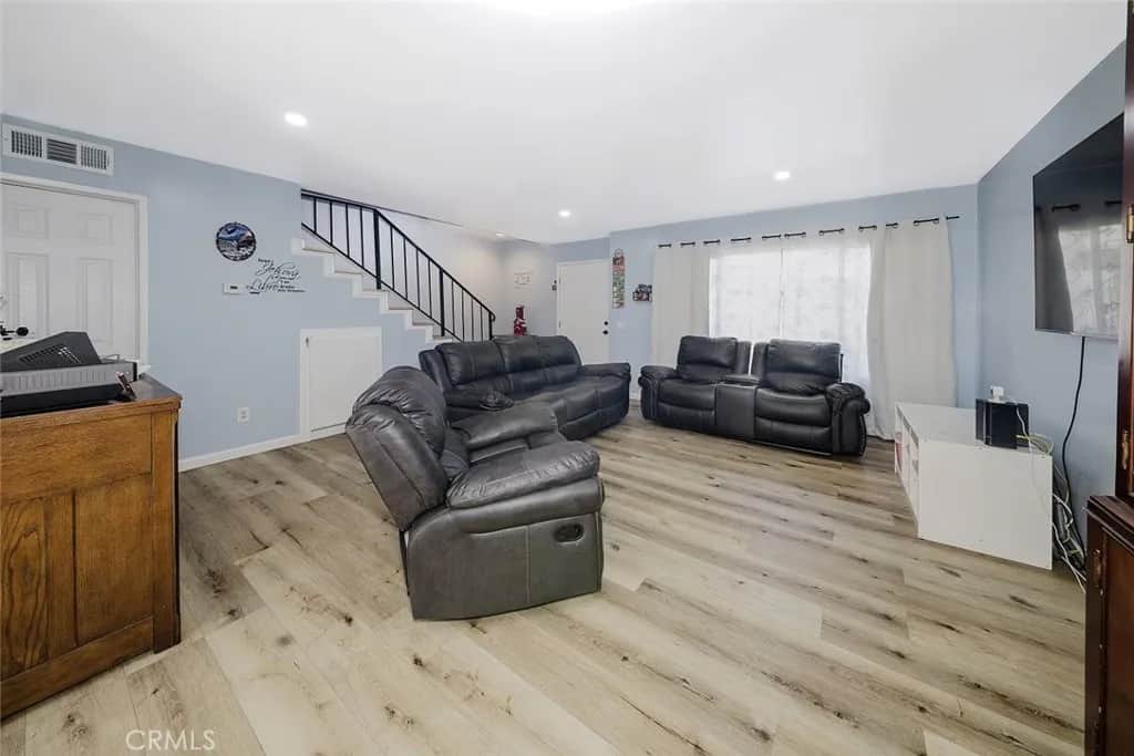 9318 Van Nuys Boulevard Unit 26, Panorama City, CA 91402 - Photo 5 of 37, Panorama City, CA