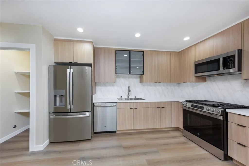 7671 Quakertown Avenue, Winnetka, CA 91306 - Photo 3 of 16, Winnetka, CA