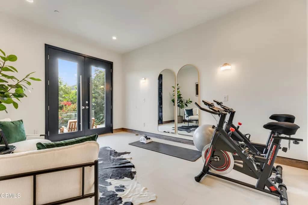 12480 Viewcrest Road, Los Angeles, CA 91604 - Photo 5 of 69, Los Angeles, CA