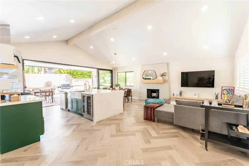 575 N Burton Way, Palm Springs, CA 92262 - Photo 3 of 40, Palm Springs, CA